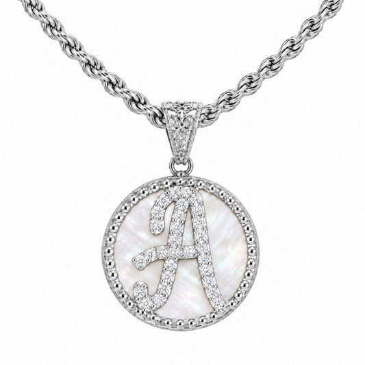 Collana con Pendente "Lettera" Grande Madreperla Bianco Rodiato