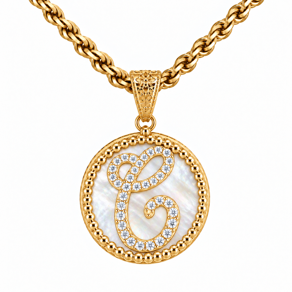 collana con pendente "lettera" grande madreperla dorato