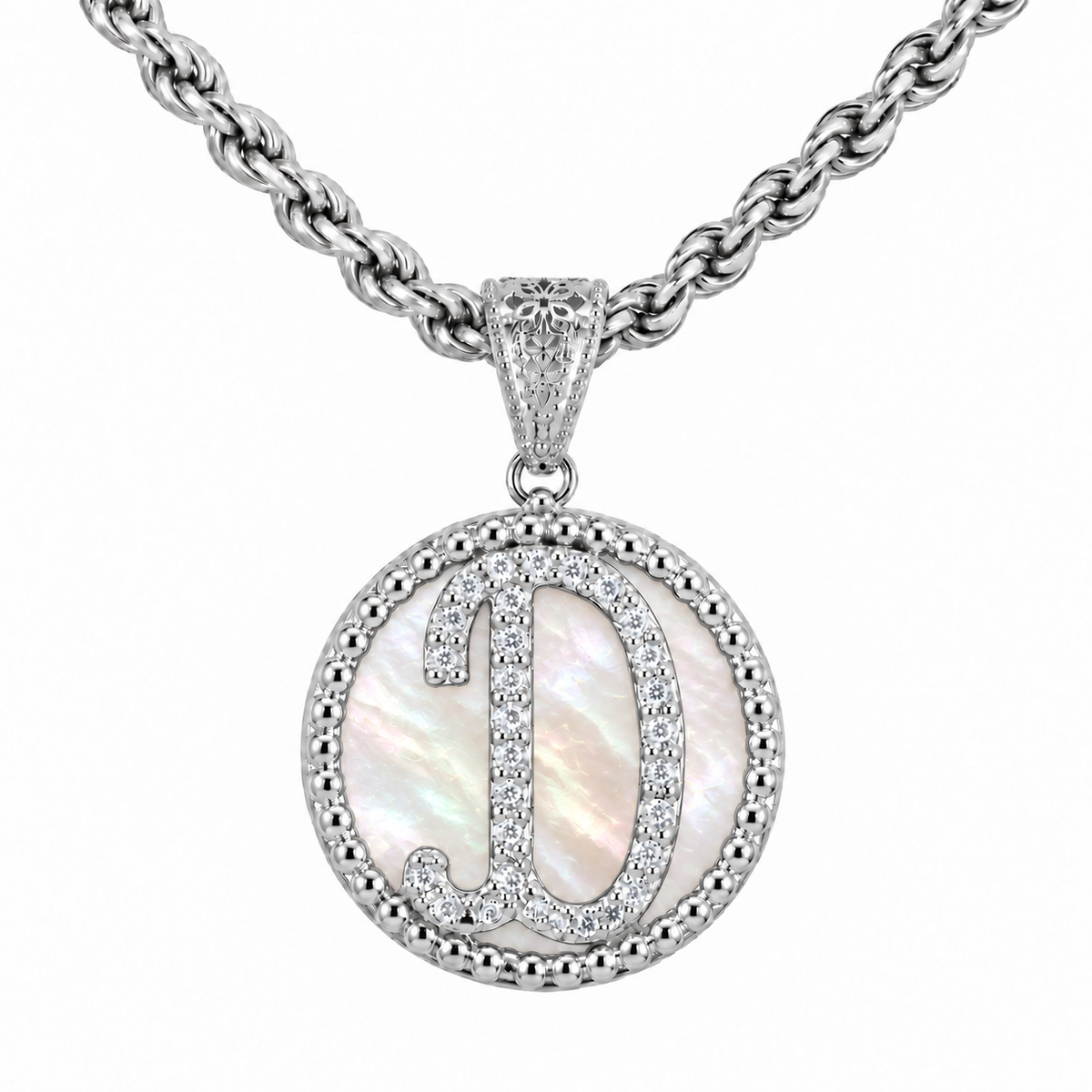 collana con pendente "lettera" grande madreperla bianco rodiato