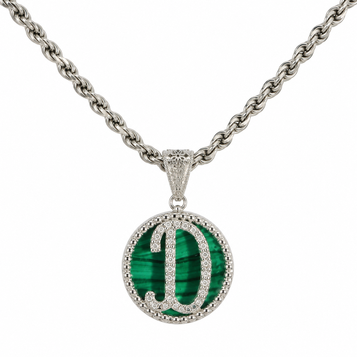 collana con pendente "lettera" piccolo malachite bianco rodiato
