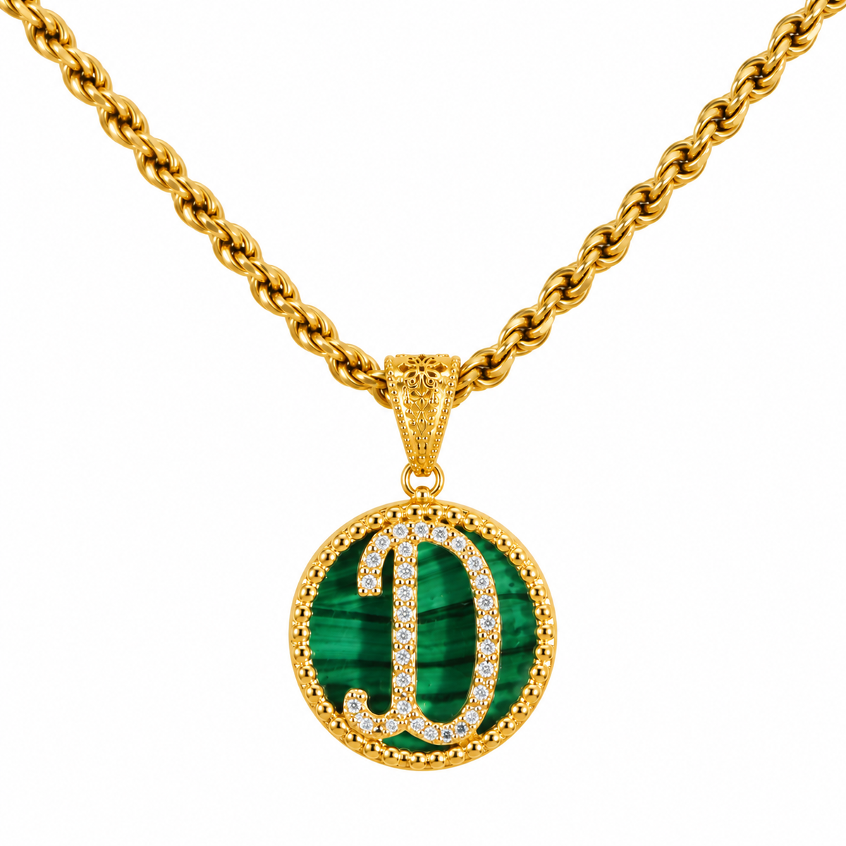 collana con pendente "lettera" piccolo malachite dorato