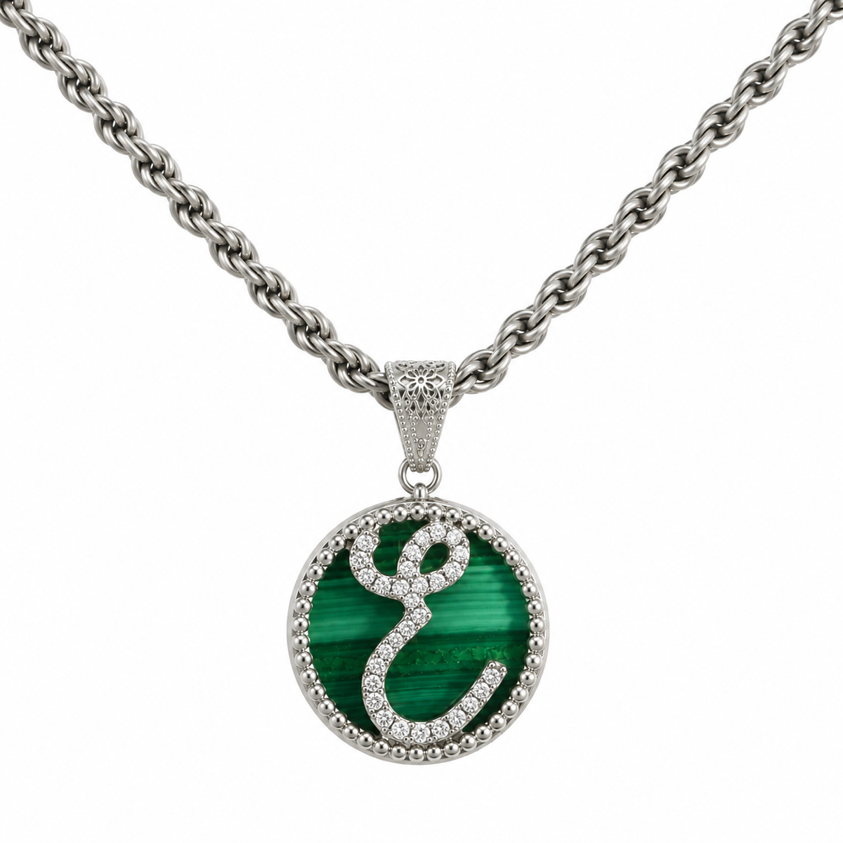collana con pendente "lettera" piccolo malachite bianco rodiato