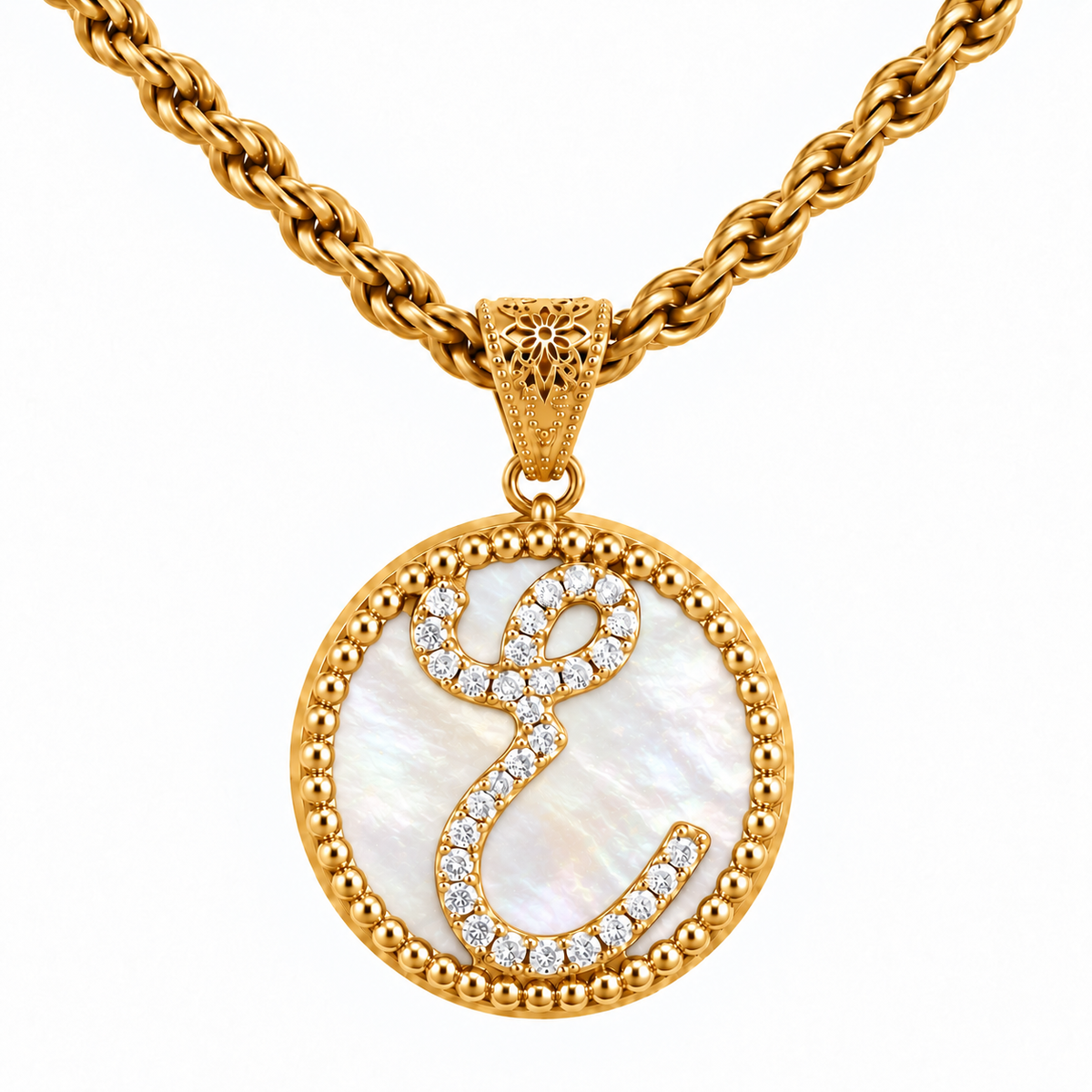 collana con pendente "lettera" grande madreperla dorato