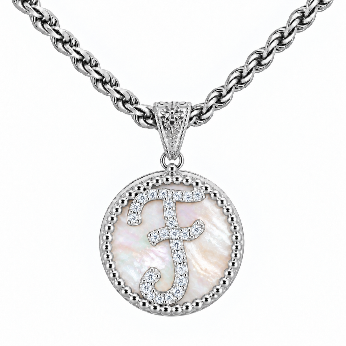 collana con pendente "lettera" grande madreperla bianco rodiato