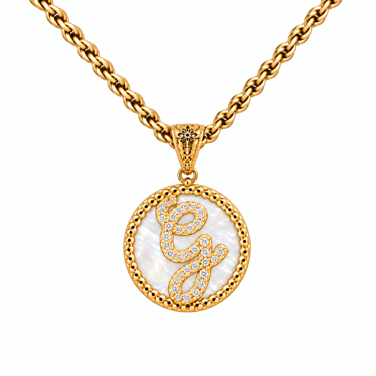 collana con pendente "lettera" piccolo madreperla dorato