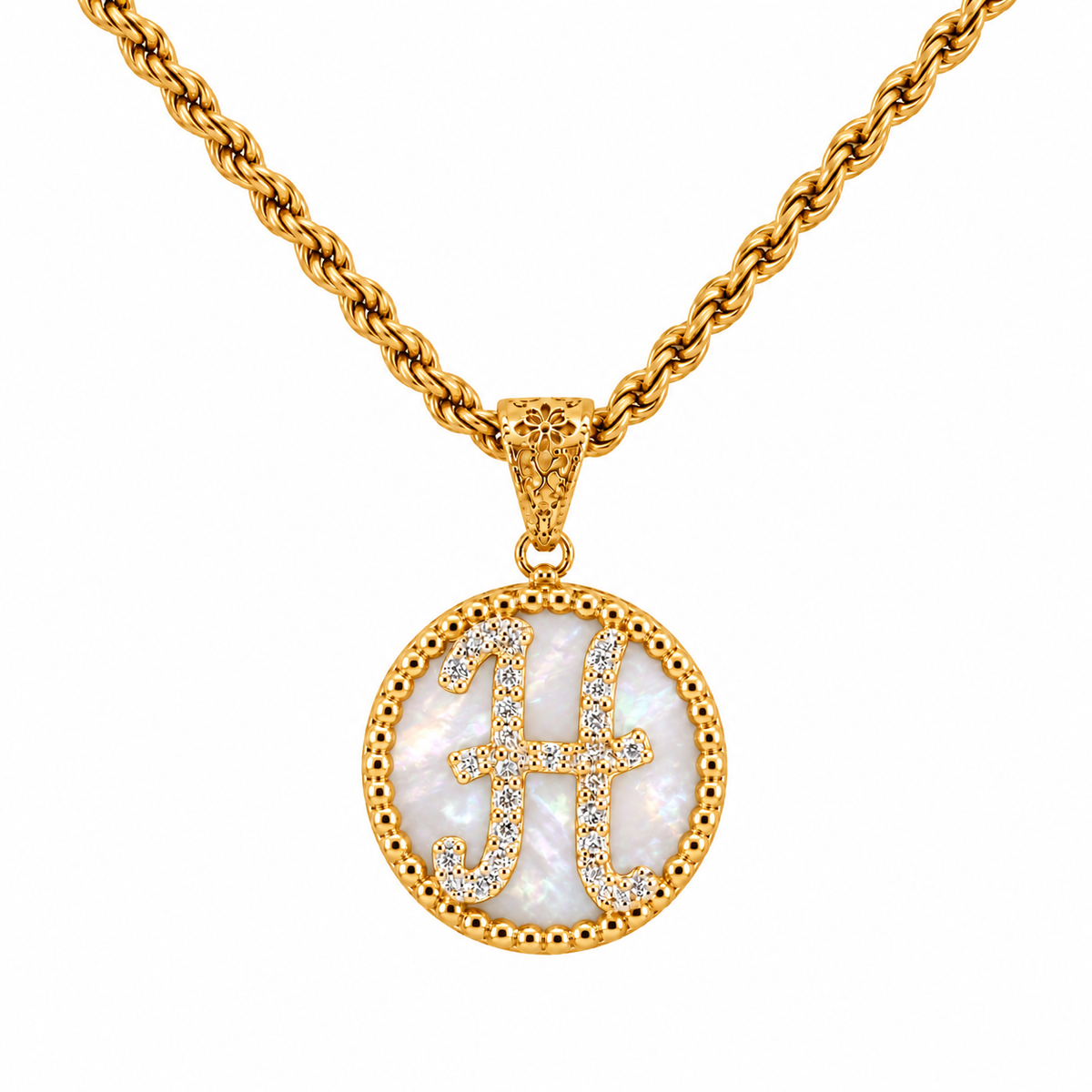 collana con pendente "lettera" piccolo madreperla dorato