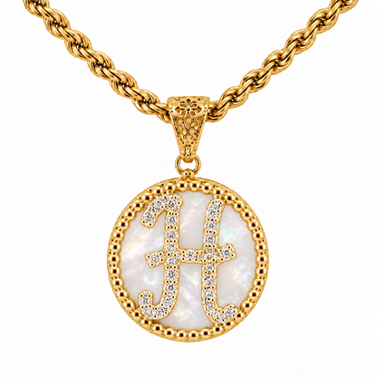 Collana con Pendente "Lettera" Grande Madreperla Dorato