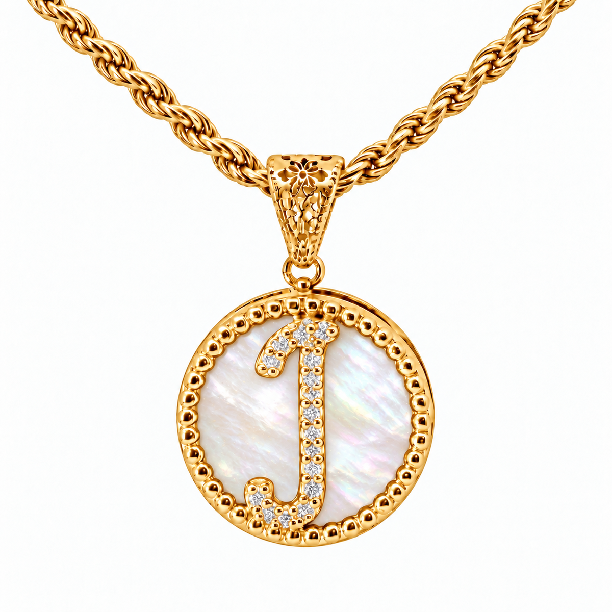 collana con pendente "lettera" grande madreperla dorato