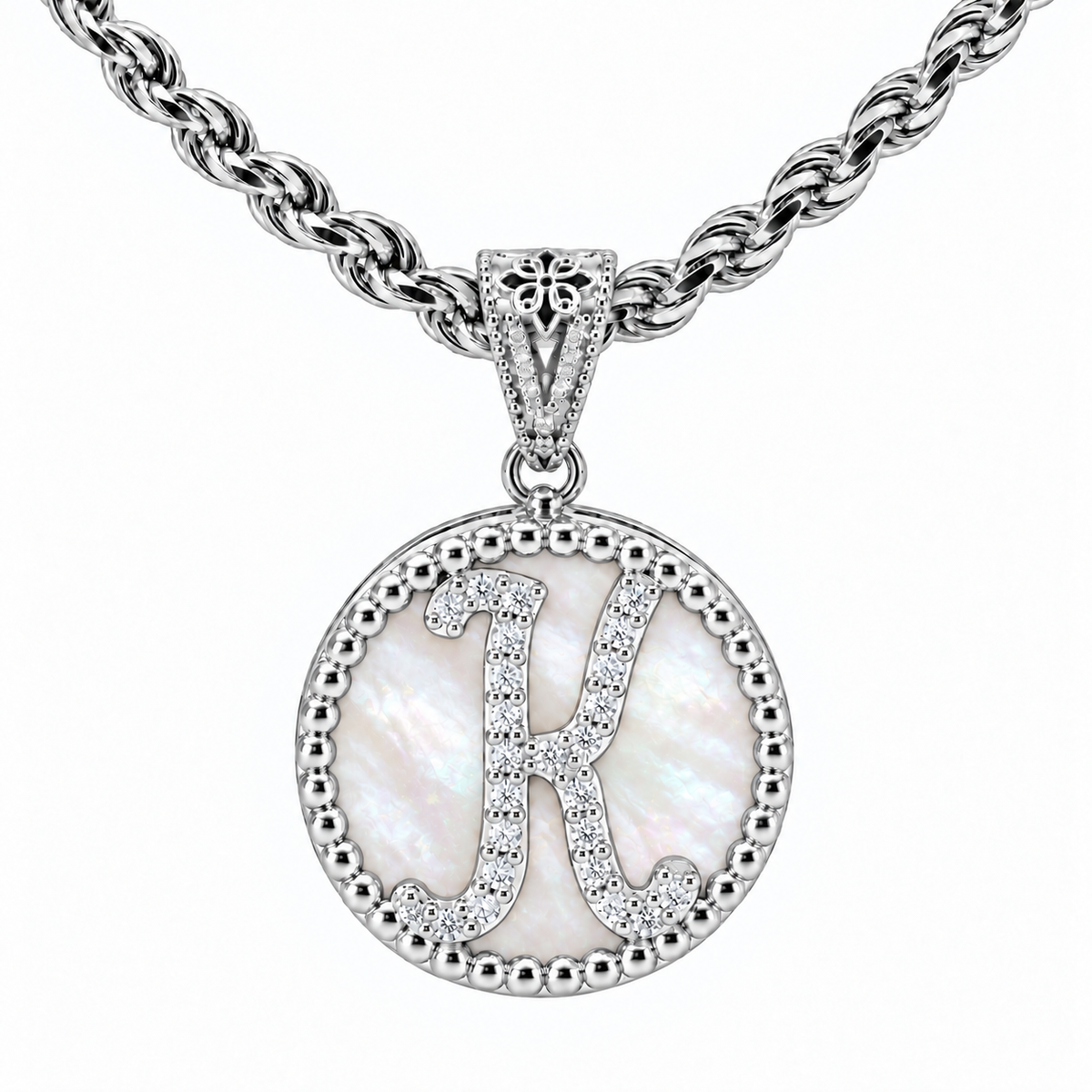 collana con pendente "lettera" grande madreperla bianco rodiato