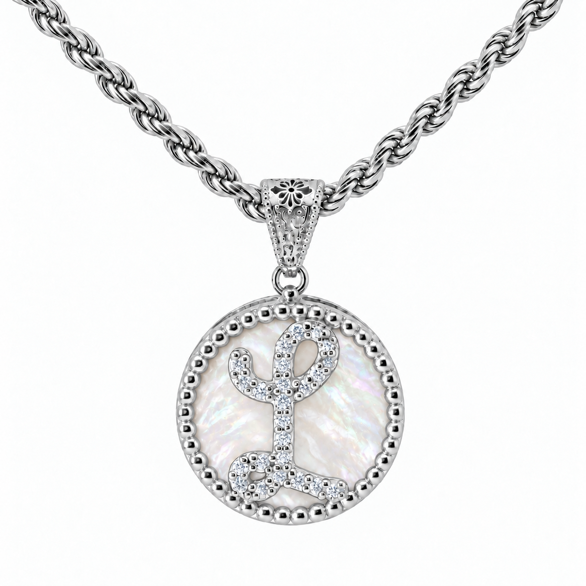 collana con pendente "lettera" grande madreperla bianco rodiato