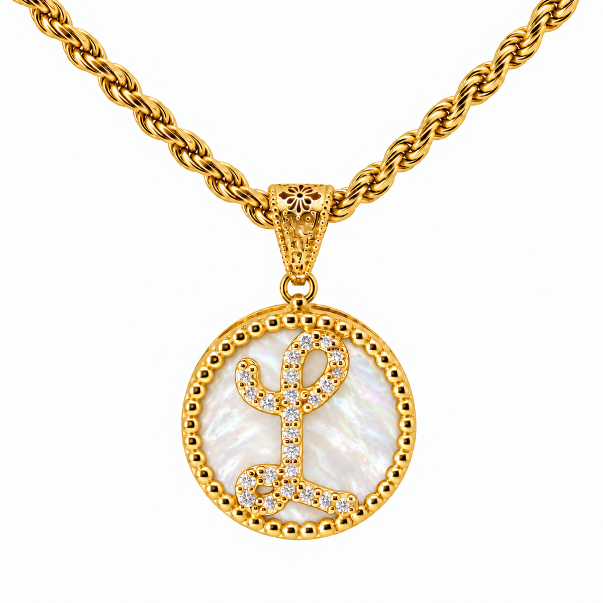 collana con pendente "lettera" grande madreperla dorato