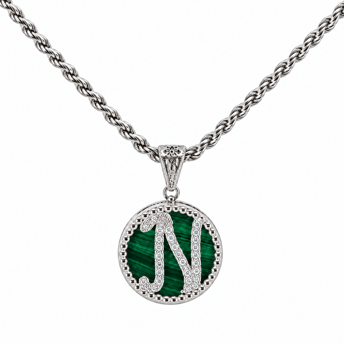 collana con pendente "lettera" piccolo malachite bianco rodiato