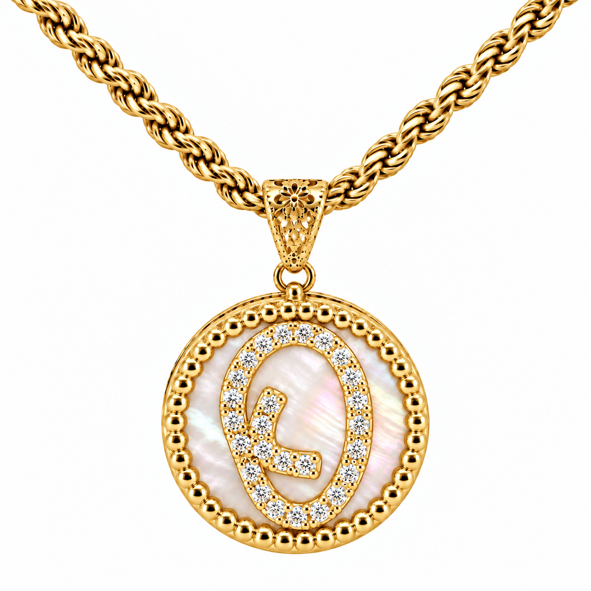 collana con pendente "lettera" grande madreperla dorato