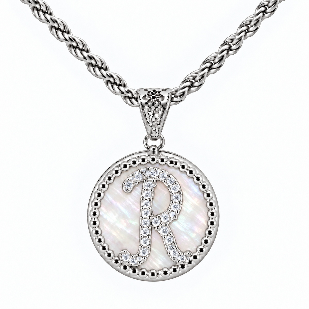 collana con pendente "lettera" grande madreperla bianco rodiato