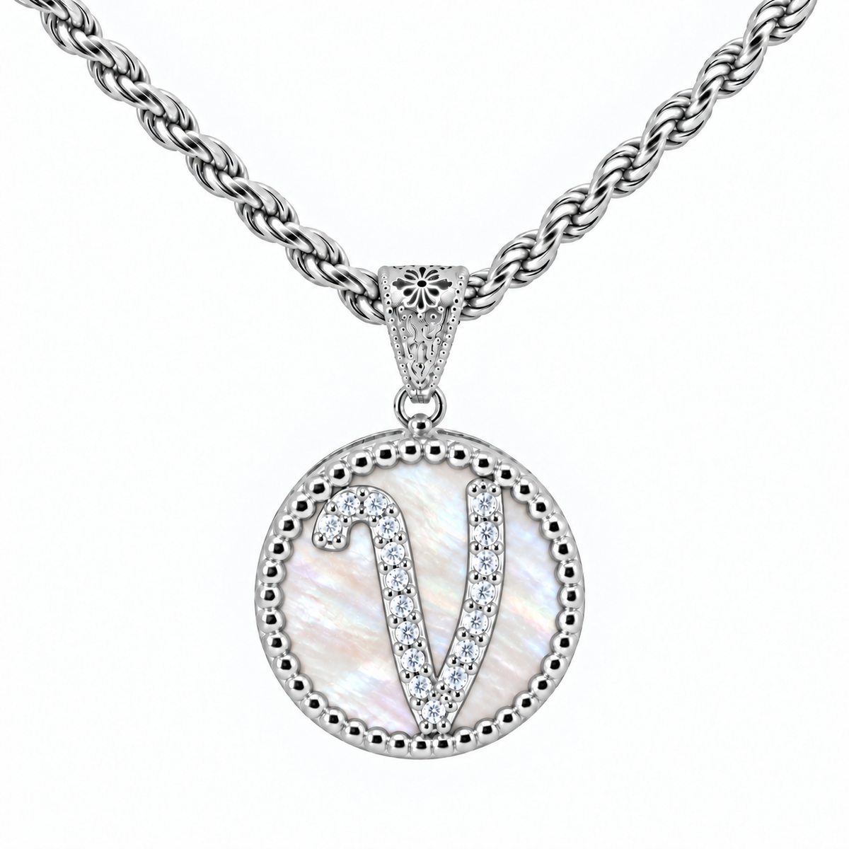 collana con pendente "lettera" grande madreperla bianco rodiato