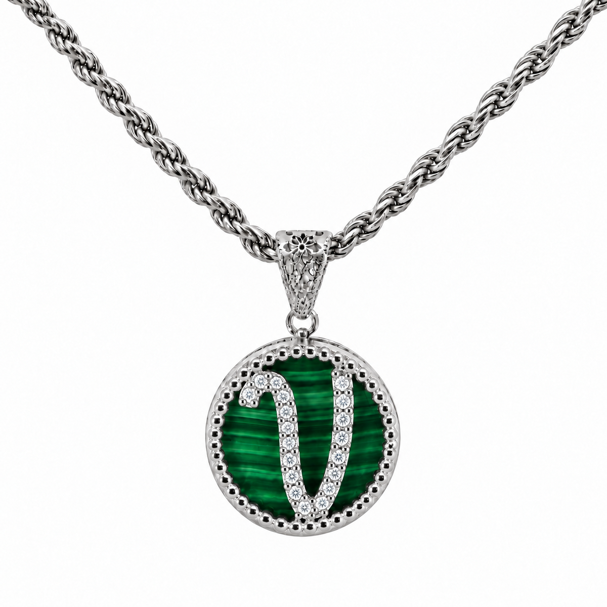 collana con pendente "lettera" piccolo malachite bianco rodiato