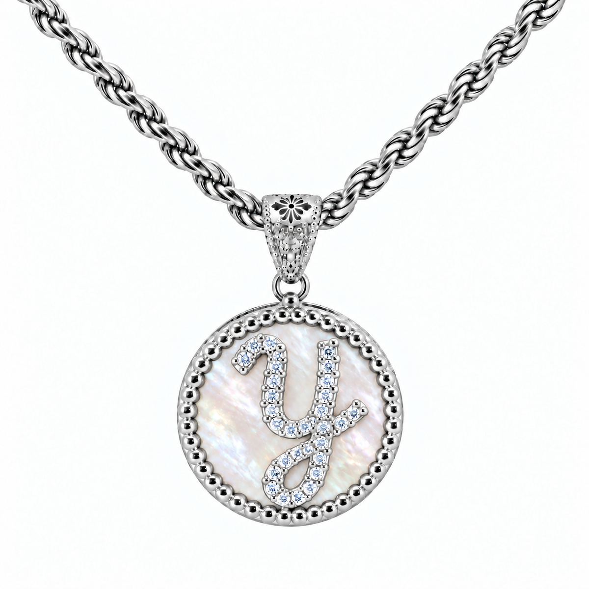 collana con pendente "lettera" grande madreperla bianco rodiato