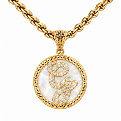 Collana con Pendente "Lettera" Grande Madreperla Dorato