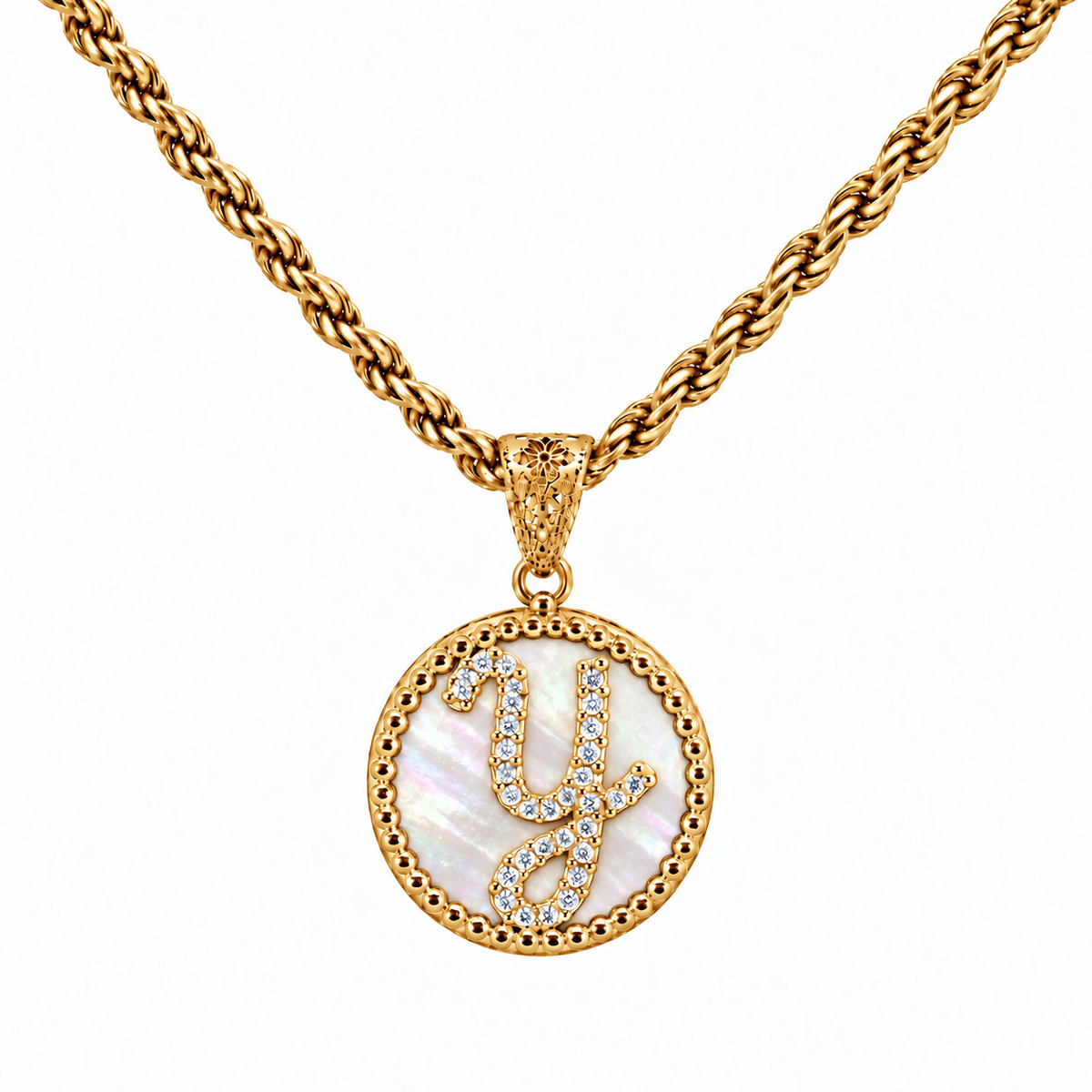 collana con pendente "lettera" piccolo madreperla dorato